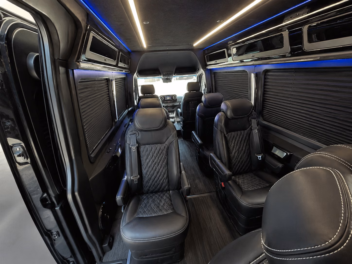 secure transportation for your next prom 1